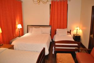 Gallery image of EWR AIRPORT Multilevel Guest House Room with 2-3 Beds in Newark