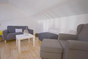 Zdjęcie z galerii obiektu Apartment with sea View Klimno No 5 w mieście Dobrinj