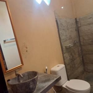 Ένα μπάνιο στο SUNRISE BUKIT ASAM HOMESTAY