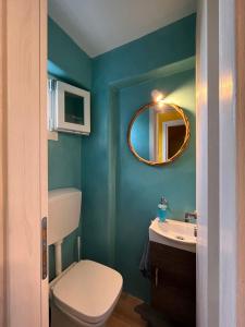 A bathroom at Seafront Villa Polyxene