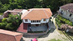 an overhead view of a house with a roof at House of Poposka Kuka in Bitola