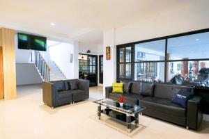 Posezení v ubytování Urbanview Pecatu Residence Bali by RedDoorz