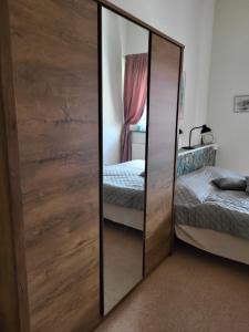 Postel nebo postele na pokoji v ubytování KG SleepOver & Ställplats