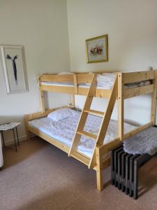 Postel nebo postele na pokoji v ubytování KG SleepOver & Ställplats
