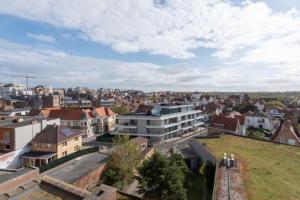 une vue d'une ville avec des bâtiments dans l'établissement Panne-O-Rama, à La Panne