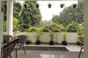 Giardino di MOYDOM Private Ensuite with Shared Balcony & Kitchen