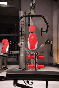 The fitness centre and/or fitness facilities at MG HİLL RESİDENCE BUTİK OTEL