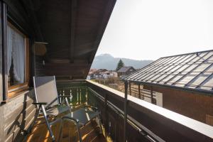 Nespecifikovaný výhled na hory nebo výhled na hory při pohledu z apartmánu + 2 fotografie