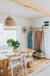 Φωτογραφία από το άλμπουμ του Domek w drzewach w Siedlisku Polanka σε Dobre +26 φωτογραφίες