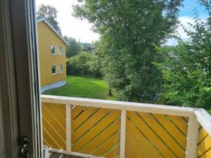una vista desde el balcón de una casa en Trondheim/Nardo en Trondheim