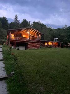 Afbeelding uit fotogalerij van Cabana MARISA in Dărmăneşti