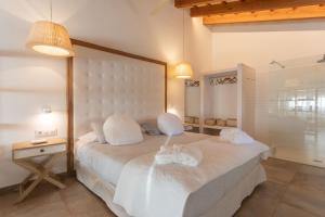 Posteľ alebo postele v izbe v ubytovaní Agroturismo Son Vives Menorca - Adults Only + 37 fotografií