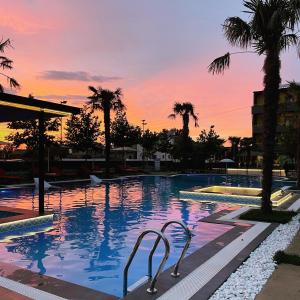 Bazén v ubytování Hotel Qetesia-Te Indriti nebo v jeho okolí