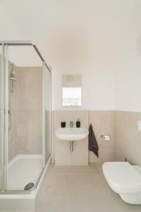 Central City Suits tesisinde bir banyo