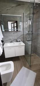 Ένα μπάνιο στο Hazmurat Hotel