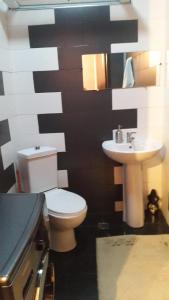 Baðherbergi á Eka Guest House