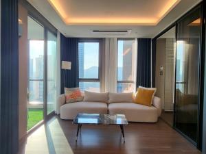 A seating area at ELBON the stay Haeundae beach ocean view