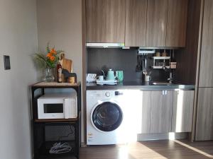 A kitchen or kitchenette at ELBON the stay Haeundae beach ocean view