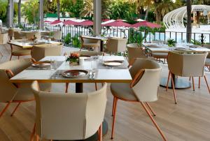 Reštaurácia alebo iné gastronomické zariadenie v ubytovaní Hard Rock Hotel Marbella - Puerto Banús