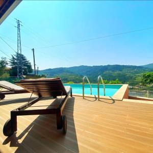 Bazén v ubytování Refúgio Douro abelhal nebo v jeho okolí