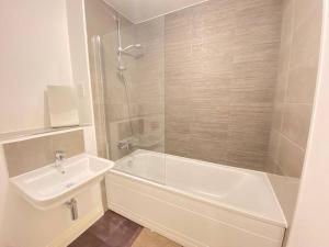 Koupelna v ubytování Luxurious and Spacious 2 Bedroom Flat