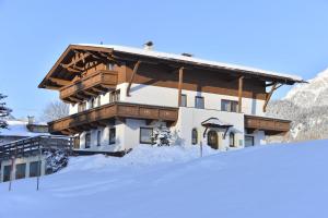 Haus Almrose v zimě