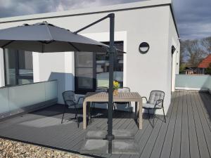 Balkón nebo terasa v ubytování Villa am Schloss Ranzow - Penthouse Tee 9