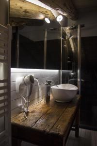 A bathroom at Hotel Dal Menga