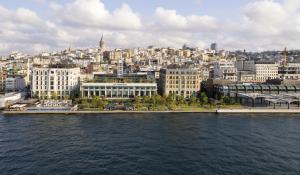 Uma visão geral de Istambul ou uma vista da cidade tirada do hotel