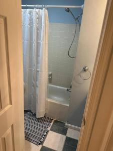 Ванная комната в Room in House - Majestic Private Room