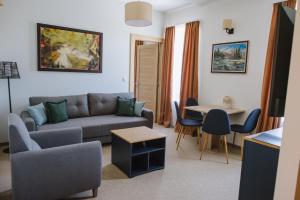 O zonă de relaxare la AVIOR Garni Hotel