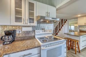 Nhà bếp/bếp nhỏ tại Castle Rock & Sea Belle Cottages