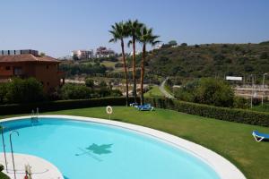 Bazén v ubytovaní 2143-Lovely 2 bedrooms newly furnished alebo v jeho blízkosti