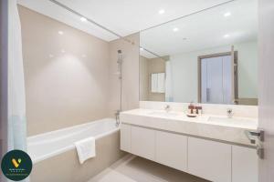 A bathroom at Vogue Downtown - Act 1 Act 2