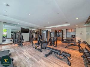 Fitness centrum a/nebo fitness zařízení v ubytování Vogue Downtown - Act 1 Act 2