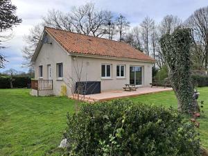 Κήπος έξω από το Willow View Country Retreat, Fénery, Deux-Sèvres, Nouvelle-Aquitaine