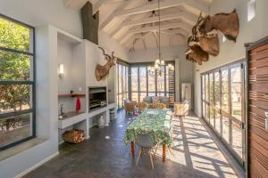 Μια τηλεόραση ή/και κέντρο ψυχαγωγίας στο 109 Upwood