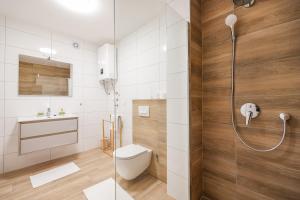 Koupelna v ubytování Beachfront Apartments Tić with Seaview + 96 fotografií