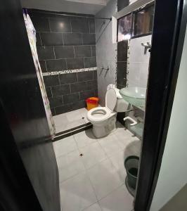 Koupelna v ubytování Hostal Viva Mar