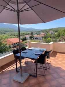 Nespecifikovaný výhled na hory nebo výhled na hory při pohledu z apartmánu + 37 fotografií