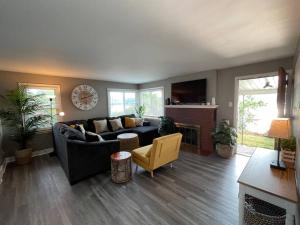 Gallery image of Right on the River! walking to town/artpark/docks in Lewiston