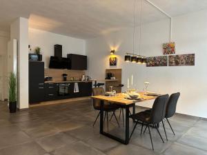 Restaurace v ubytování cameiroo - Apartment Euskirchen
