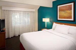 Postel nebo postele na pokoji v ubytování Residence Inn Binghamton