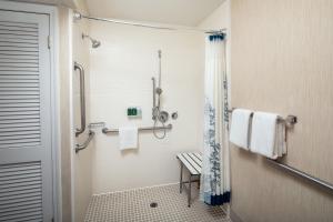 Koupelna v ubytování Residence Inn Binghamton