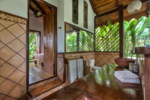 Gallery image of Villa Toucan with National Geographic Views in Puerto Viejo