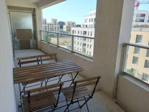 En balkon eller terrasse på Centre ville, Parking, transport en commun au pied de l'immeuble