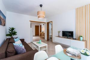 TV a/nebo společenská místnost v ubytování Casa Volcán y Mar