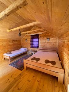 Ліжко або ліжка в номері Vikendice Moskva Uvac +42 фото