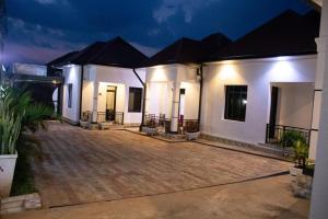 Kuvagallerian kuva majoituspaikasta B I G Residence Hotel, joka sijaitsee kohteessa Bujumbura