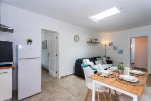 Kuchyň nebo kuchyňský kout v ubytování Casa Volcán y Mar
